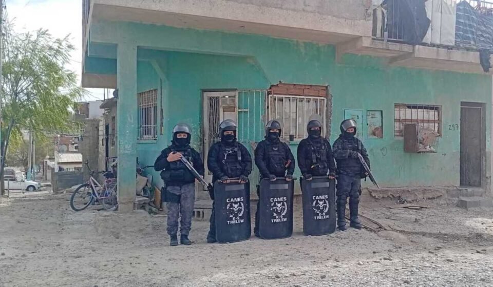 allanamientos por robo de computadora y mochila vendian elementos robados por redes sociales 1