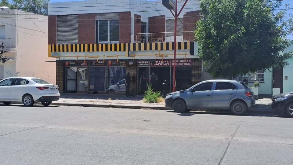 409748 crop 133413 lg