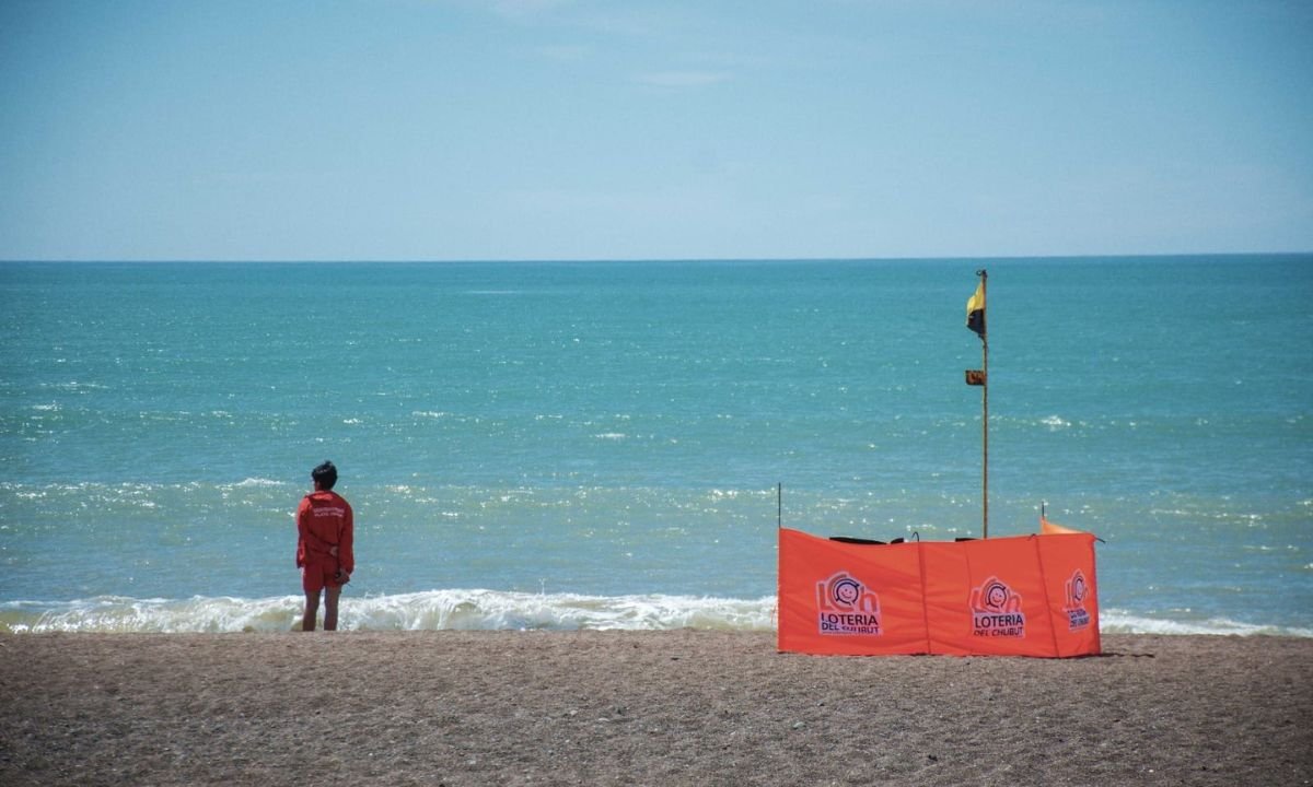 El servicio de guardavidas en Playa Unión continuará hasta el 8 de marzo inclusive