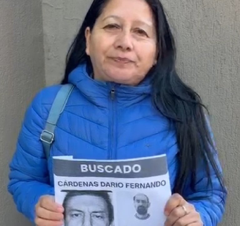 Salió a la calle con la cara del prófugo y pidió ayuda: el reclamo de la mamá de la víctima de Cárdenas