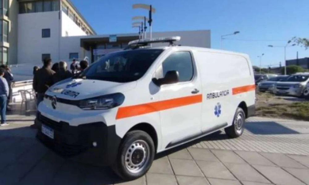 Donó una ambulancia al hospital de Madryn en memoria de su esposa fallecida en un accidente en Valdés