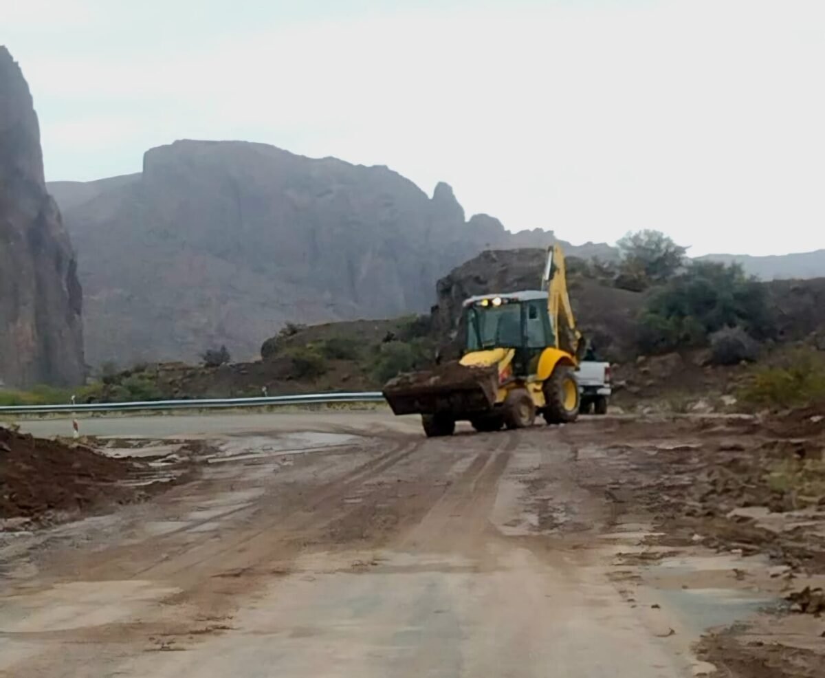 Despejaron el barro en la Ruta 25 entre Las Plumas y Los Altares: tránsito normal